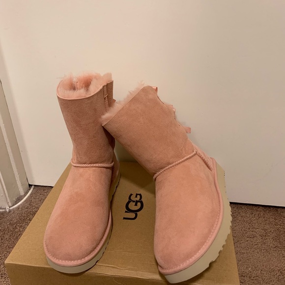 NIB UGG Bailey Bow II Boots - Picture 3 of 5